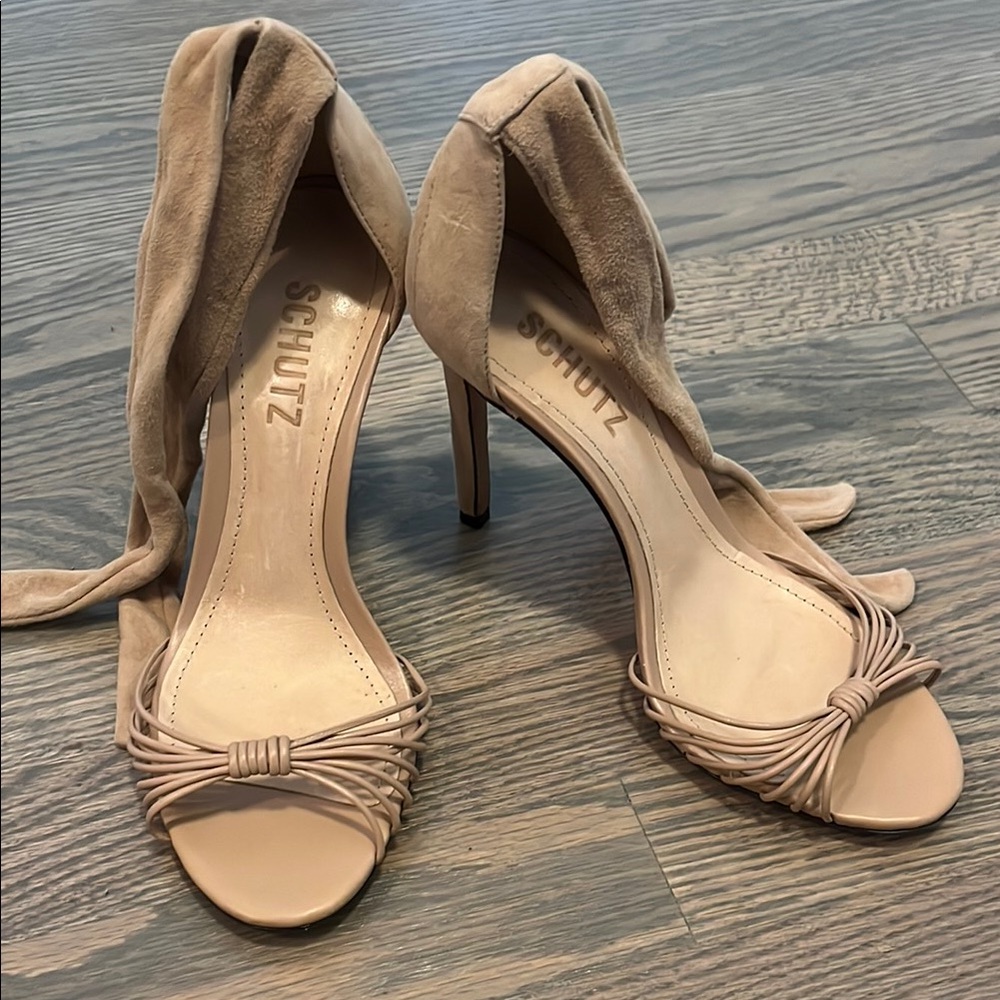 SCHUTZ Tan Stiletto Heels Elegant Peep-Toe size 6.5